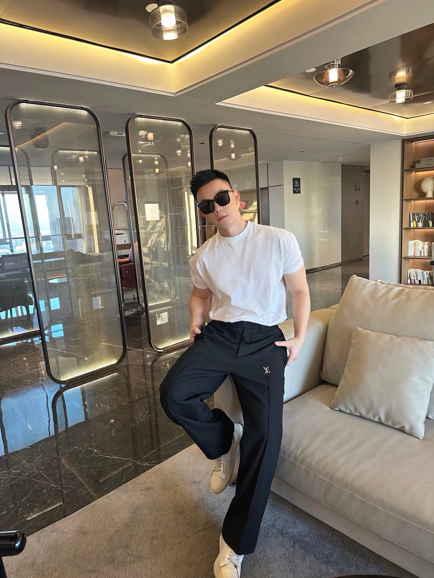 Louis Vuitton/Louis Vuitton 25Fw metal logo suit trousers